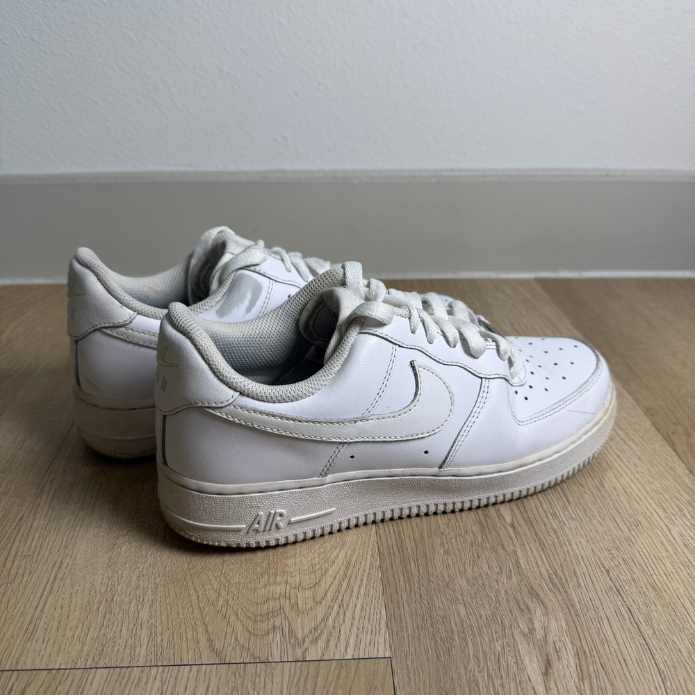 Nike Air Force 1 Low '07 Womens Size 7.5 Triple White Sneakers DD8959-100 - Picture 3 of 14
